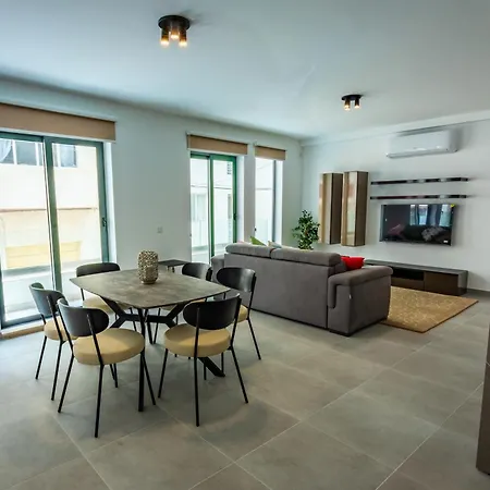 Modern Comfort In Location Διαμέρισμα Σλιέμα