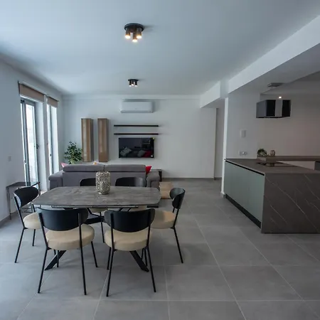 Modern Comfort In Location Appartamento *